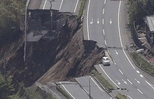 250.000 Dievakuasi Dalam Cuaca Buruk Setelah Gempa Dahsyat 7,3 SR di Jepang