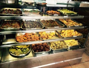 Restoran Sediakan Kulkas Makanan Untuk Gelandangan