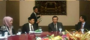 Gubernur TGH M Zainul Majdi didampingi Hj Erica Majdi dalam jamuan bersama Walikota Luo He