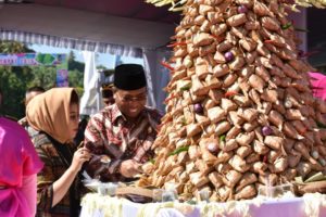 Wagub Muhammad Amin Ikut Merayakan Lebaran Topat