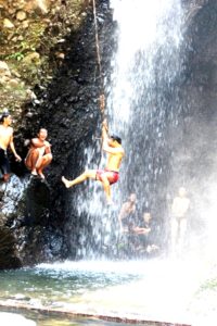 Air Terjun Leong, ‘Surga’ Kecil Di Balik Bukit Curam