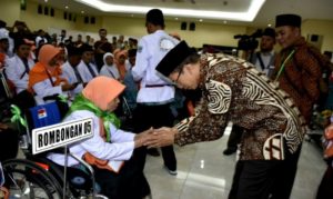 Lepas Jermaah Haji, TGB Ingatkan Pentingnya Menjaga Niat