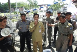 Mahasiswa Tuntut Gubernur Wujudkan Pendidikan Gratis