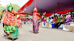 Busana Adat NTB Semarakkan Parade Nusantara Jambore PKK 2017