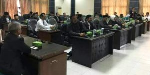 Bupati KLU Tak Hadiri Rapat Pandangan Umum, Fraksi Pendukung Walk Out