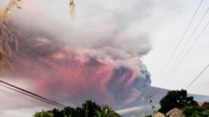 Hujan Selamatkan Lombok Dari Abu Vulkanik