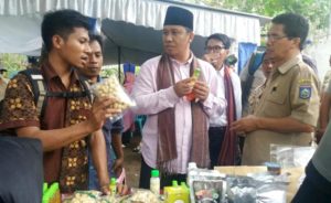 Wabup Syarifuddin Ikut Panen Madu Trigona