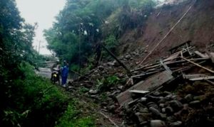 Longsor Akibat Ujan Deras, Dusun Dompo Indah Kayangan Lumpuh