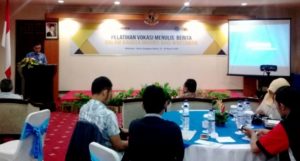 Pelatihan Vokasi Media, Tingkatkan Kemampuan Menulis Berita Bahasa Inggris