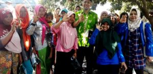 Dr Zul Disambut Di Desa Adat Sembagek, Kecamatan Bayan, Lombok Utara