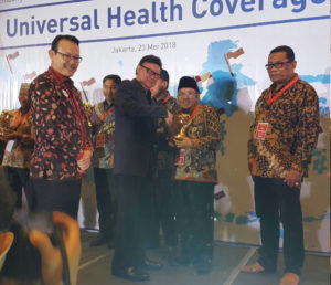 KLU Mendapat Penghargaan UHC JKN-KIS 2018