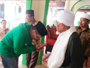 Dr Zul Kunjungi Ulama Sepuh Kharismatik NU, TGH L M  Turmudzi Badarudin,  Dipuji Netizen