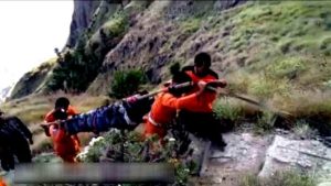 Pasca Gempa 1226 Dievakuasi, Pendaki Asal Makassar Meninggal Tertimpa Batu Longsoran