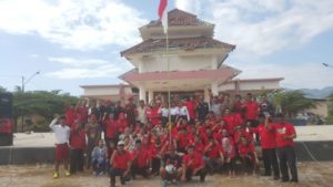 Mengharukan, Apel Bendera 17 Agustus DPC PDIP KLU dan Pengungsi