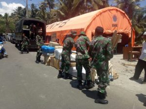 Korem Bantu Salurkan Alkap Bagi Korban Gempa di Lombok Utara