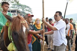 Menutup Lomba Pacoa Jara