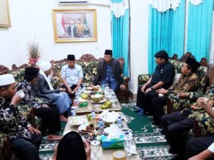 Usai Dampingi Menristekdikti Ke Bima, Gubernur Zul Ke Universitas Qomarul Huda