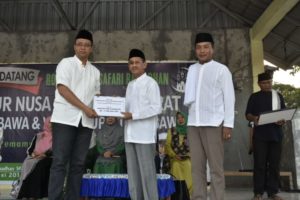 Safari Ramadhan Di Sumbawa, Gubernur Zul Serahkan Bantuan Lebih 30 M