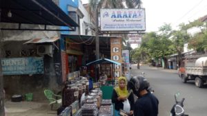 Dagang Kurma Kalau Ramai Bisa Untung Sampai Rp15 Juta Sehari