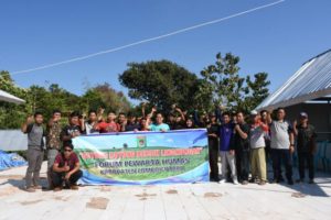 Pemulihan Wisata; Forum Pewarta Humas KLU Gotong Royong Bersih-bersih Di Senaru