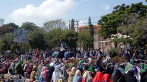 Ribuan Massa NW Segel Kantor Kemenkumham