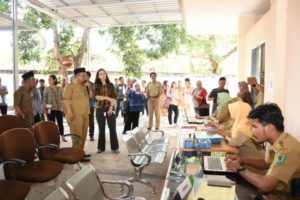 Wakil Dubes Australia dan Bappenas Kunjungi Dukcapil KLU