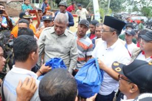Gubernur Beri Bantuan Warga Terdampak Puting Beliung Di Dompu