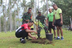 Tim Gowes WBCC, Manfaatkan Waktu Gowes Untuk Bersihkan Pantai Dan Tanam Pohon  