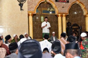 Gubernur Zul Merawat Silaturahmi di Masjid Al-Mujahidin Lelede