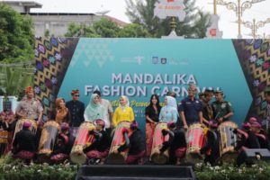 Mandalika Fashion Carnival Berlangsung Semarak Di Praya