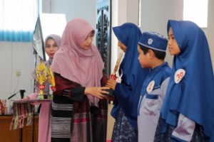 Hj. Niken Hadiri Khataman Dan Imtihan Tartil Al-Qur’an Metode Ummi