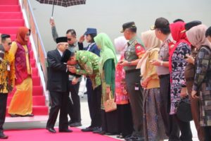 Wapres Tiba Di Bandara, Disambut Gubernur NTB