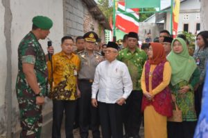 Wapres Bersama Gubernur NTB Tinjau RTG Di Dusun Gontoran Barat
