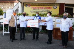 Pemprov NTB Terima 100 Alat Pelindung Diri Dari Pertamina dan Hiswana Migas