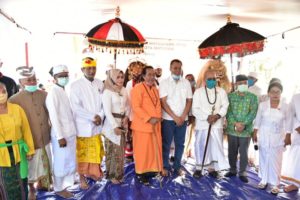 Di Persembahyangan Umat Hindu, Gubernur Titip Doa Agar Corona Cepat Berlalu