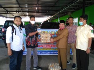 Bupati Najmul Terima Bantuan 15 Ribu Telur dari Charoen Pokphand Foundation Indonesia