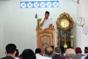 Gubernur Jadi Khatib Jumat di Masjid Nurul Huda, Sumbawa