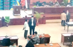 Rapat Paripurna Molor Setengah Jam, Gubernur NTB Menunggu Kehadiran Anggota Dewan