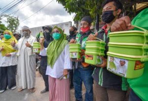 Program RANTANG SALAM dari Selly-Manan, Tiap Hari Makanan Gratis Bagi Lansia