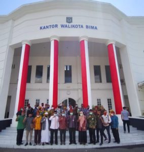 Masyarakat Kota Bima Sambut Antusias Program Mawar Emas