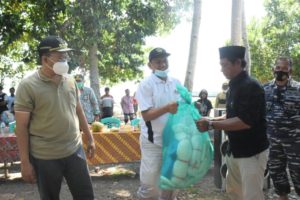 Masyarakat Dusun Brang Kua-Pulau Moyo Terharu Dikunjungi Gubernur
