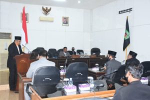 Penjelasan Plt Bupati tentang Lima Raperda ke DPRD KLU