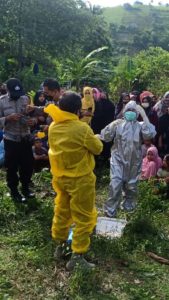 Polres Lombok Utara Bongkar Kuburan Janin Tanpa Identitas di Dusun Teluk Nara