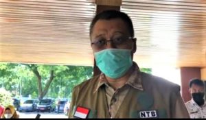 Gubernur Zulkieflimansyah Minta Maaf, Mandi di Kolam Tanpa Masker