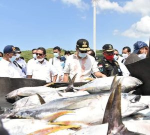 Hasrat Menteri Trenggono Jadikan Lombok Pusat Budidaya Lobster