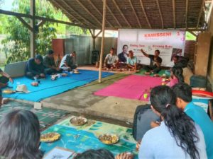 Wabup Dani Karter Berdialog dengan Seniman di Sokong, Tanjung