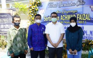 Gubernur Serahkan Bantuan untuk Istri Salah Satu Korban  KRI Nanggala 402