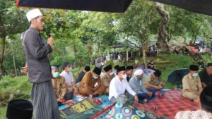 Kadis LH Hadiri Pemakaman Rasidi