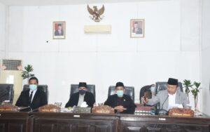 Wabup KLU Ikuti Sidang Paripurna 4 Raperda