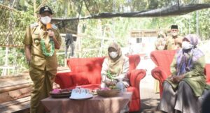 Bupati Letakkan Batu Pertama Gedung Club Baca Perempuan